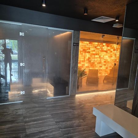 Apartamenty Kasprowicza 20A Klimatyzacja Basen Fintess Sauny Parking Bawialnia Zmywarkataras Wysoki Standard W Pelni Wyposazony Kolobrzeg Bagian luar foto