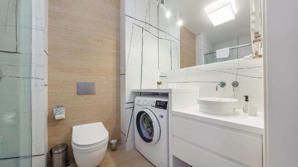 Apartamenty Kasprowicza 20A Klimatyzacja Basen Fintess Sauny Parking Bawialnia Zmywarkataras Wysoki Standard W Pelni Wyposazony Kolobrzeg Bagian luar foto