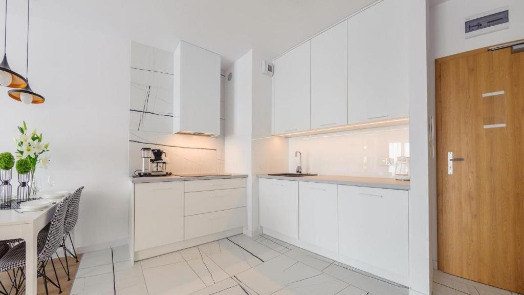 Apartamenty Kasprowicza 20A Klimatyzacja Basen Fintess Sauny Parking Bawialnia Zmywarkataras Wysoki Standard W Pelni Wyposazony Kolobrzeg Bagian luar foto